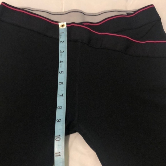 Fabletics black Capri leggings with stripe - Picture 4 of 6